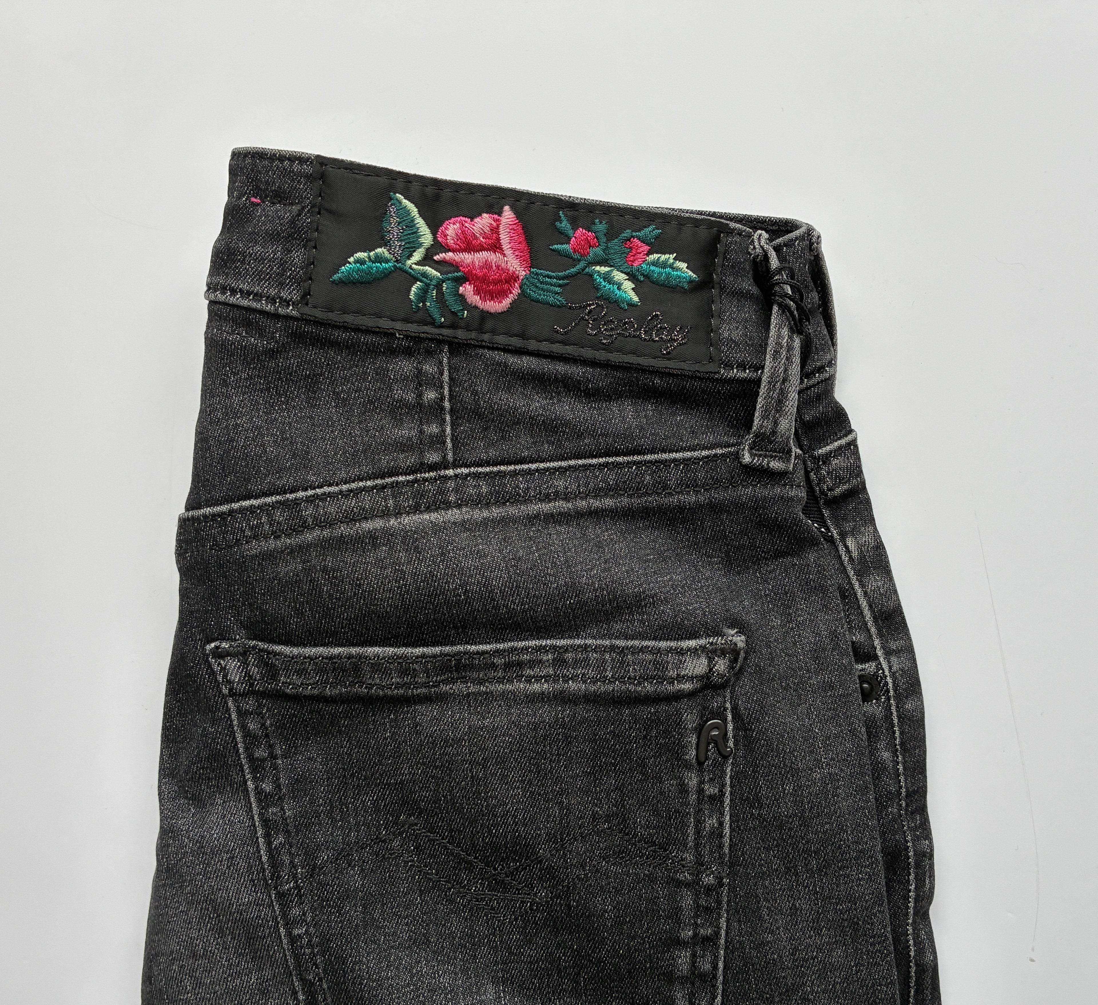 ДЪНКИ С ВИСОКА ТАЛИЯ SUPER SKINNY FIT